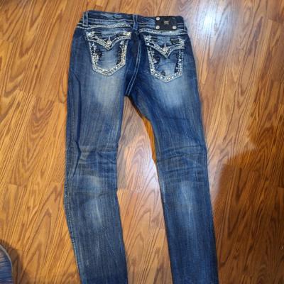 Sale Photo Thumbnail #149