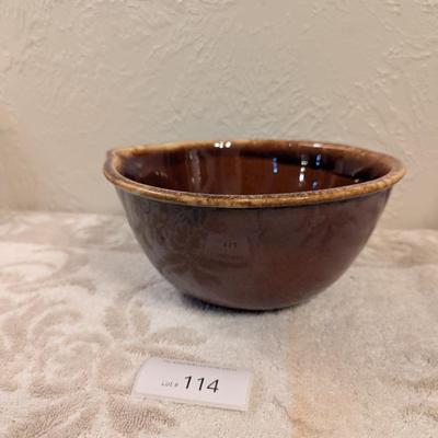 vintage 8 inch Hull pottery lip mising bowl with spout- brown drip glaze