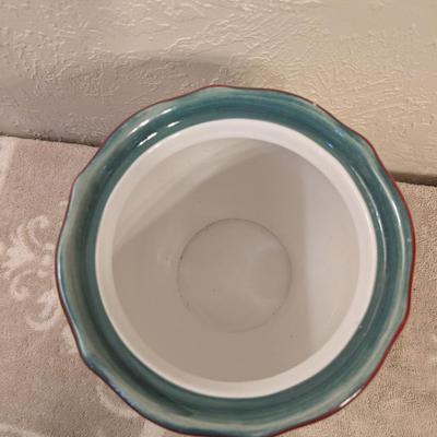 Pfaltzgraff Merriweather Christmas cookie jar or canister.