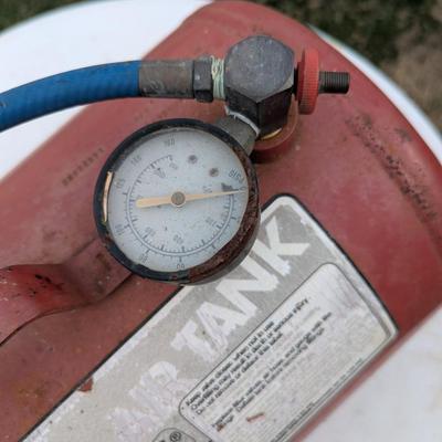  Midwest Products Air Works portable air tank.