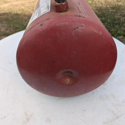  Midwest Products Air Works portable air tank.