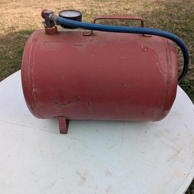  Midwest Products Air Works portable air tank.