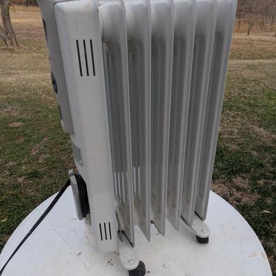 Honeywell HZ-680 oil-filled radiator heater.