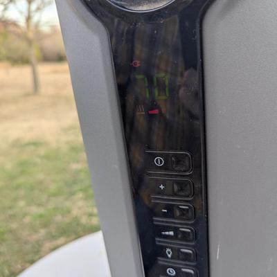 De'Longhi oil-filled radiant electric space heater