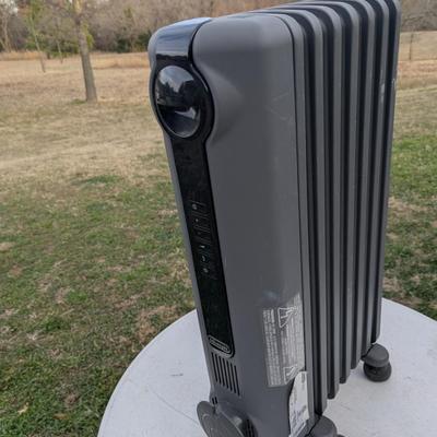 De'Longhi oil-filled radiant electric space heater