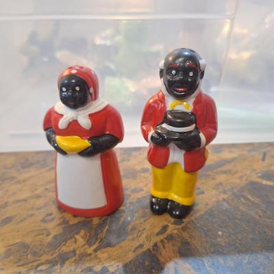 Aunt Jemima and Uncle Moses Salt and pepper shaker set
