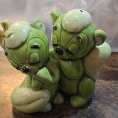 vintage green ceramic Van Tellingen bear salt and pepper shakers.