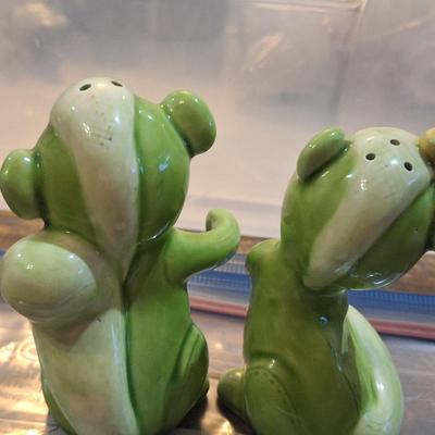 vintage green ceramic Van Tellingen bear salt and pepper shakers.