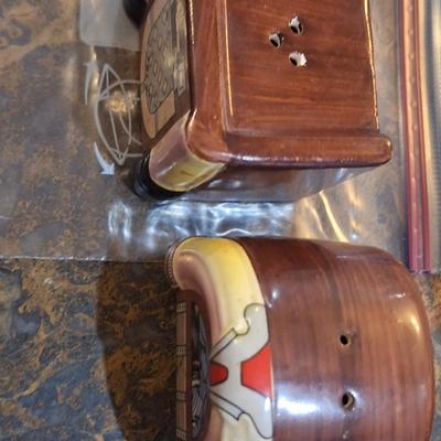 ceramic jukebox salt and pepper shakers.