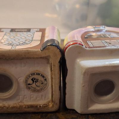 ceramic jukebox salt and pepper shakers.