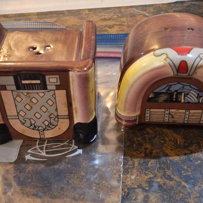 ceramic jukebox salt and pepper shakers.