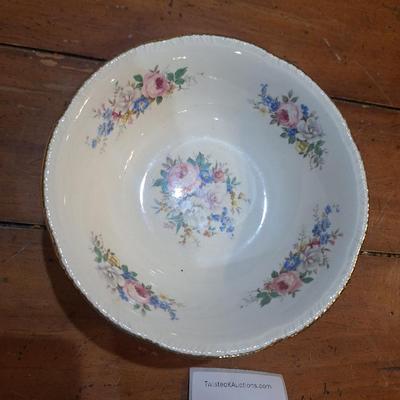 Homer Laughlin rim soup bowl in the L612 pattern.- 5 bowls