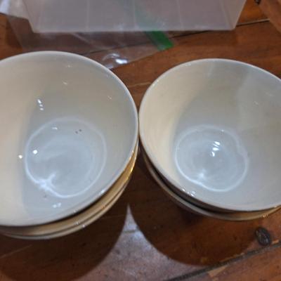 5 bowls by crown potteries