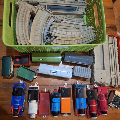 lot of Thomas and Friends trackmaster tracks, and train pieces