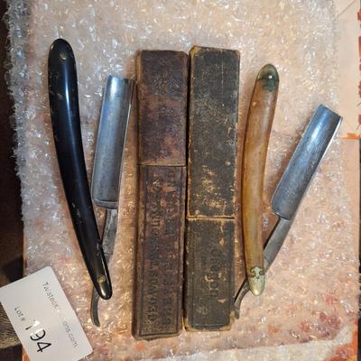 2 vintage straight razors with cases