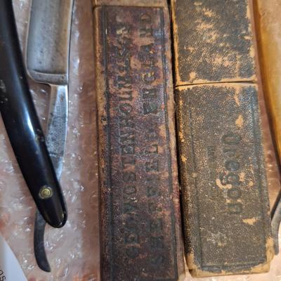 2 vintage straight razors with cases