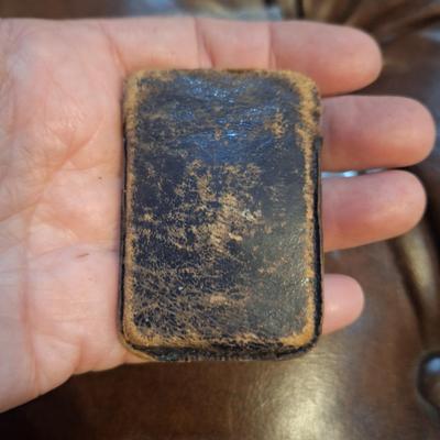 Vintage Lucretia Vanderbilt Blue enamel powder box compact in leather case