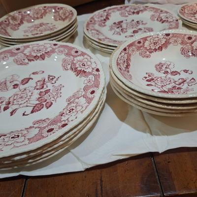 Woods ware fine English china -Cambridge pattern- a few pieces are discolored, see all photos.
