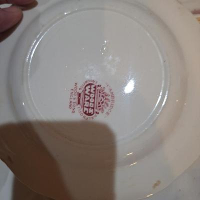Woods ware fine English china -Cambridge pattern- a few pieces are discolored, see all photos.