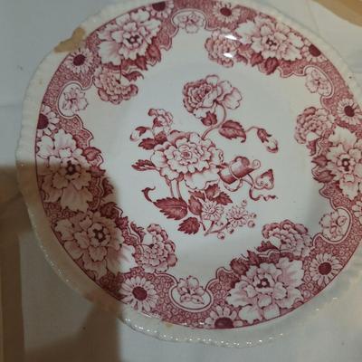 Woods ware fine English china -Cambridge pattern- a few pieces are discolored, see all photos.