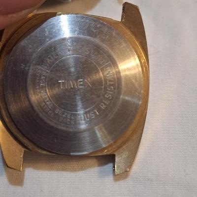 mixed lot of watches, looks like a few of them are timex