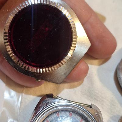 mixed lot of watches, looks like a few of them are timex