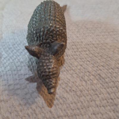 Aradillo figurine- seems to be pewter