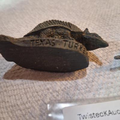 Arnadillo figurines- the last two to list…