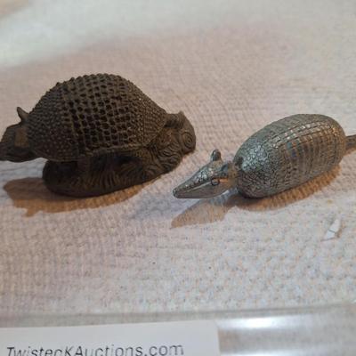 Arnadillo figurines- the last two to list…
