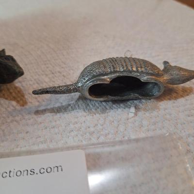 Arnadillo figurines- the last two to list…