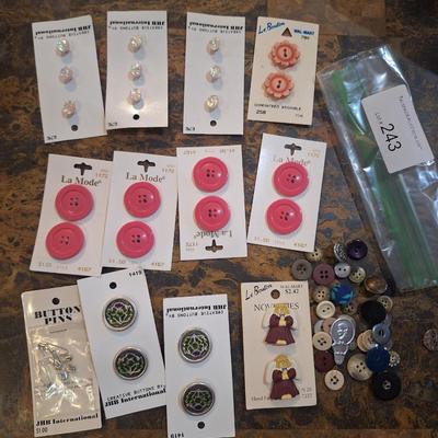 mixed lot of buttoms some vintage.