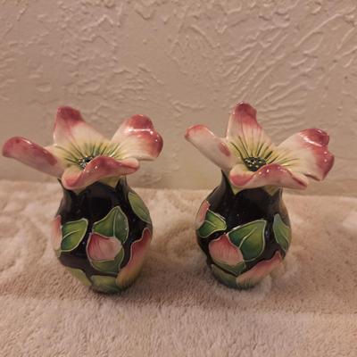 Blue Sky J McCall dogwood flowers salt and Pepper shakers - signed