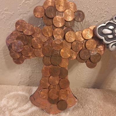 3 decorative metal crosses