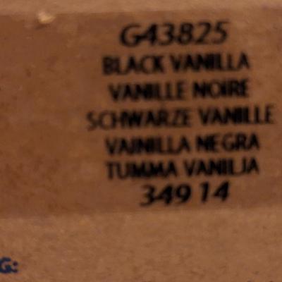 PartyLite Escential Jar mini candles.