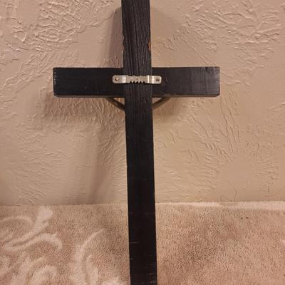 wall cross crucifix.