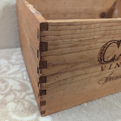 wooden Caymus Vineyards Special Selection wine crate.