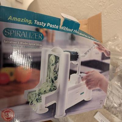 Spiralizer 5-Blade Vegetable Slicer.