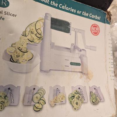 Spiralizer 5-Blade Vegetable Slicer.