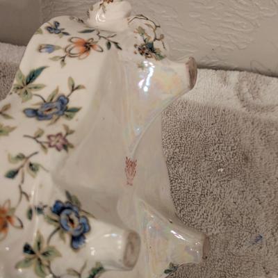 vintage porcelain divided dish- made in japan- possibl Moriyama Mori-Machi but there is no lid for it.