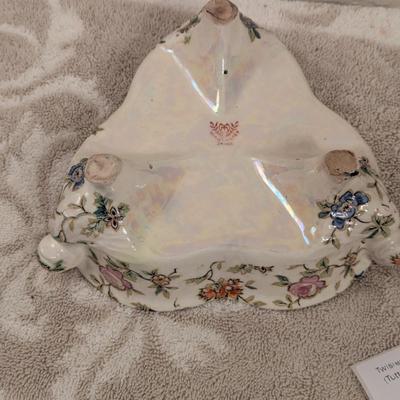 vintage porcelain divided dish- made in japan- possibl Moriyama Mori-Machi but there is no lid for it.