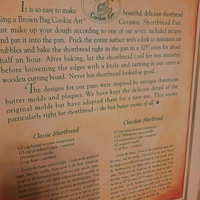 Brown bag Design Wildflowers ceramic shortbread stonewear pan new in box.