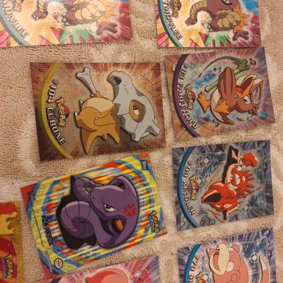 mixed lot of pokemon cards, please see all photos.