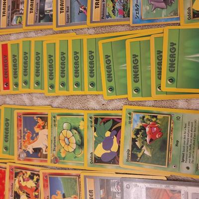large set of pokemon cards