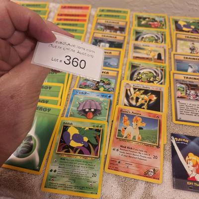 large set of pokemon cards