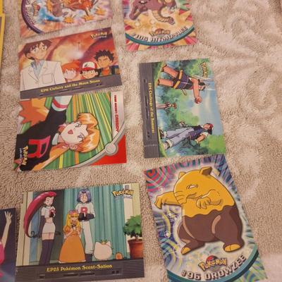 large set of pokemon cards