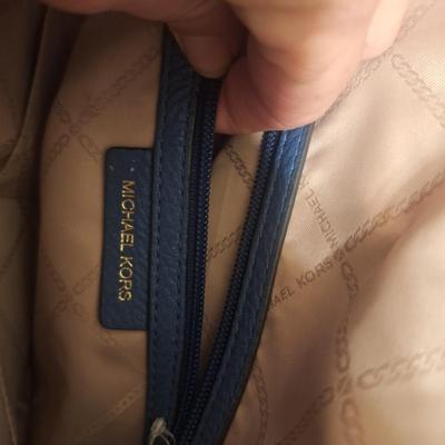 Michael Kors Large pebbled leather messenger bag