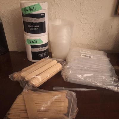 Gloss Gel to add to Acrylic paint and other craft supplies