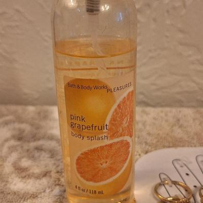 body spray, cosutme rings and gel pads