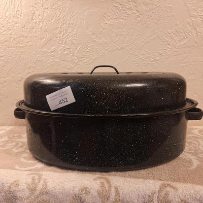 Enamel black speckled oven roaster