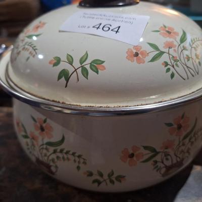  vintage JMP "Countryside Collection" enamel-on-steel stockpot featuring a floral motif.